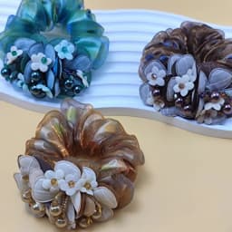 New Scrunchie White Flower Hair Ties Women Pearl Headdress Flower Highly Elastic Rubber Band Floral Hair Accessories