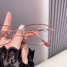 Anti Blue Light Presbyopia Glasses Trendy Metal Small Frame Reading Glasses for Women Portable High-definition Eyeglasses