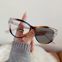 Cat Eye Frame Outdoor Photochromic Sunglasses Fashion Trendy Anti Blue Light Plain Eyeglasses Finished Optical Spectacle Eyewear