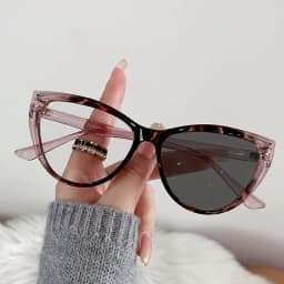 Cat Eye Frame Outdoor Photochromic Sunglasses Fashion Trendy Anti Blue Light Plain Eyeglasses Finished Optical Spectacle Eyewear