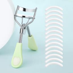 Portable Eyelash Curler with 15 Silicone Pads and Stainless Steel Eyelash Curler, Used for Eyelash Extensions and Curling Tools