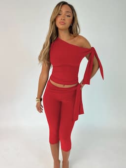 Hugcitar Fashion 2 Pcs Sets Solid One Shoulder Sleeveless Draped Sexy Top Knee Length Pants Women Y2K Outfits Festival Party