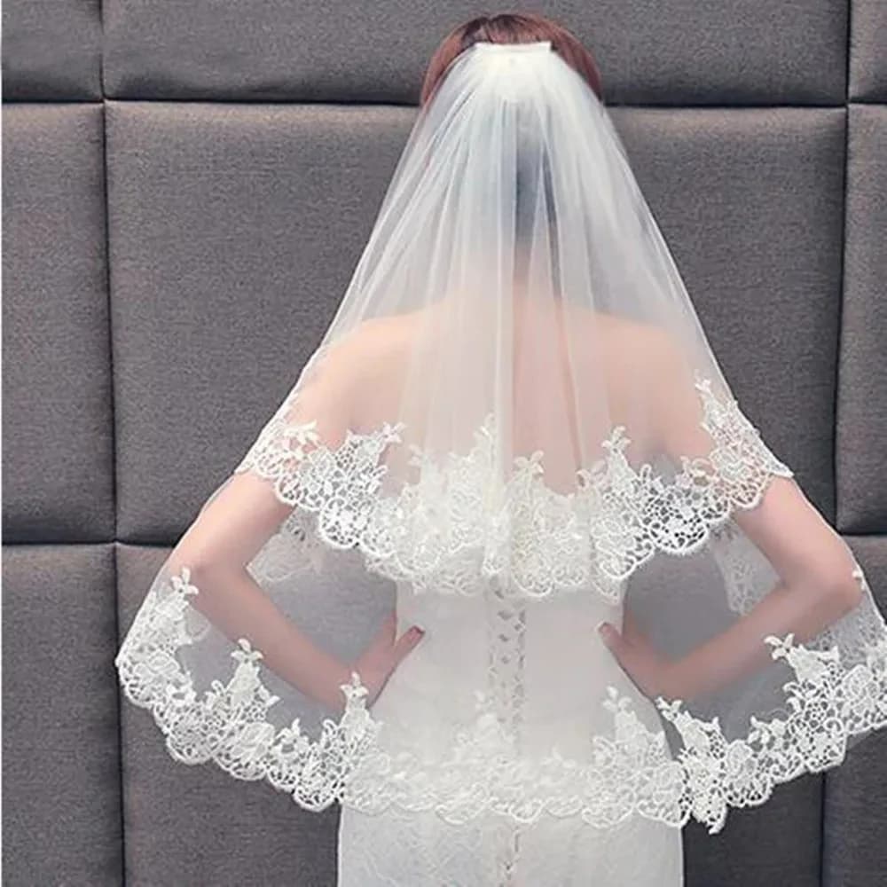 Beautiful Double Layers Bridal Veil With Metal Comb Lace Appliques Edge Bridal Marriage Short Head Bridal Accessories