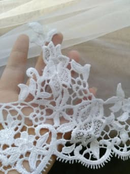 Beautiful Double Layers Bridal Veil With Metal Comb Lace Appliques Edge Bridal Marriage Short Head Bridal Accessories