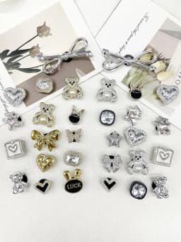 10PCS ABS Shoe Charms Bow Rhinestone Accessories For Clogs Bear Pearl Buckle Decorations Diy Women Lovely Garden Shoes Decor