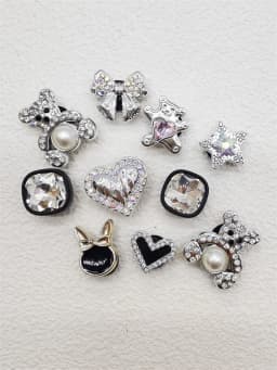 10PCS ABS Shoe Charms Bow Rhinestone Accessories For Clogs Bear Pearl Buckle Decorations Diy Women Lovely Garden Shoes Decor