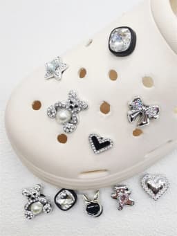 10PCS ABS Shoe Charms Bow Rhinestone Accessories For Clogs Bear Pearl Buckle Decorations Diy Women Lovely Garden Shoes Decor