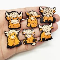 1-9Pcs Cute Highland Cow Shoe Charms Bubble Slides Sandals Buckle Shoes Accessories For Clogs Pins Garden Shoes Decorations Kids