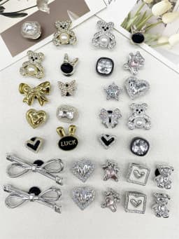 10PCS Shoe Charms ABS Bow Decorations For Sandals Luxury Rhinestone Bear Design Accessories 2024 Women Diy Bling Clog Ornaments