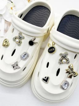 10PCS Shoe Charms ABS Bow Decorations For Sandals Luxury Rhinestone Bear Design Accessories 2024 Women Diy Bling Clog Ornaments