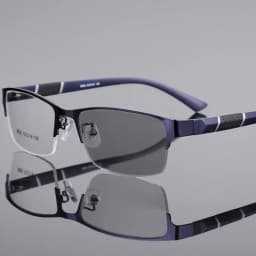 Smart Photochromic Near Sight Sun Glasses for Business Women Men Retro Metal Half Frame Myopia Eyewear Anti-UV Minus Goggles