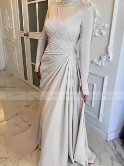 Customized Luxury Formal Dresses Long Sleeves Rhinestone Pleat Draped Special Occasion Dress High Collar Evening Gowns for Women