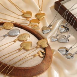 Delicate Floral Oval Heart Locket Pendant Necklaces for Women,Stainless Steel Photo Frame Promise Love Keepsake Gift