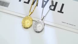 Delicate Floral Oval Heart Locket Pendant Necklaces for Women,Stainless Steel Photo Frame Promise Love Keepsake Gift