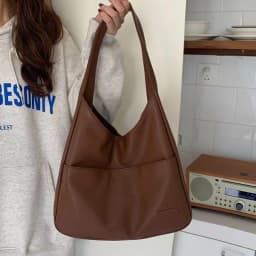 Large Capacity Tote Bag, New Black Leather Simple Casual Commuting Women's Bag, Fashionable and Versatile Single Shoulder Bag