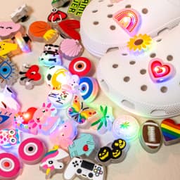 1pcs Glow Lighted Charms for Kids Shoe Gifts Animals Plants Heart Shoe Decoration LED Pins for Sneaker Accessories Clogs Buckles