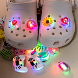 1pcs Glow Lighted Charms for Kids Shoe Gifts Animals Plants Heart Shoe Decoration LED Pins for Sneaker Accessories Clogs Buckles