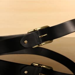 A men's black needle buckle belt with a casual vintage jeans belt for middle-aged and young people's fashion belt
