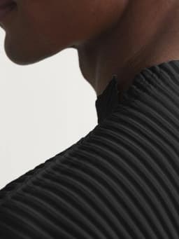 Miyake Pleated Clothes Man Short Sleeve T-Shirt Fashion Black Turtleneck Top