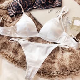 Summer Women Underwear Set Sexy Silken Triangle Cup Wireless Bras French Bralette Seamless Intimates Bra and Thong Lingerie Set