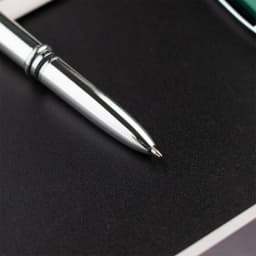 3-in-1 Multi-function Metal Capacitive Pen Portable Ballpoint Pen Outdoor Tool Pen With Light Touch Screen Pen