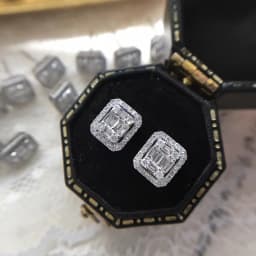Huitan Geometric Stud Earrings Women Daily Wear Party Shiny Cubic Zirconia Ear Piercing Accessories Fashion Contracted Jewelry