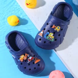 Breathable Clogs,With Cartoon Excavator Charms For Boys, Lightweight Anti Slip Clogs For Indoor Outdoor Shower Beach Pool 3057