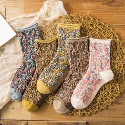 5 Pairs of Retro Textured Palace Style Women's Socks With Fashionable Three-Dimensional Relief Soft and Comfortable Casual Socks