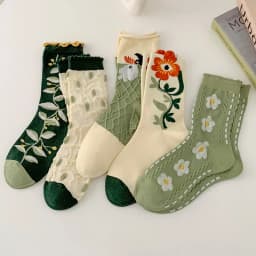 5 Pairs of Retro Textured Palace Style Women's Socks With Fashionable Three-Dimensional Relief Soft and Comfortable Casual Socks