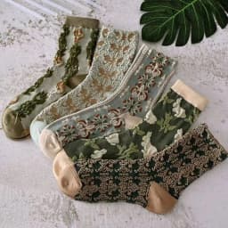 5 Pairs of Retro Textured Palace Style Women's Socks With Fashionable Three-Dimensional Relief Soft and Comfortable Casual Socks
