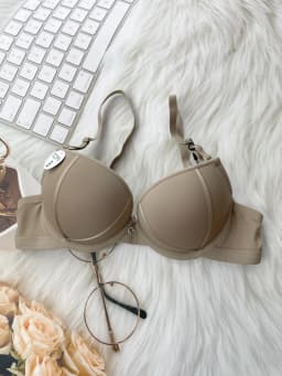 Sexy girl gathered up to support small breasts to show big bra thin bottom thick B cup underwear lady