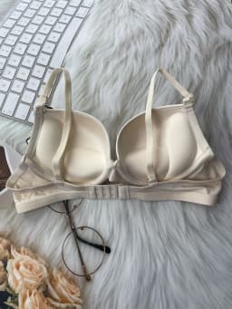 Sexy girl gathered up to support small breasts to show big bra thin bottom thick B cup underwear lady