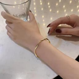 Golden Charm Bangles for Women Minimalism Fashion Twisted Couple Cuff Bracelet 2023 New Trendy Jewelry Girls Wedding Gift