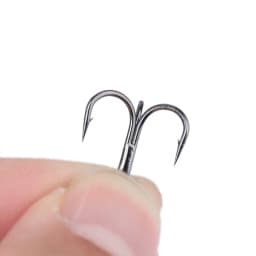 OUTKIT 10pcs 3x Strong Super Sharp Round Treble Hook Antirust High Carbon Steel 10-18# Sea Treble Hooks Fishing Tackle