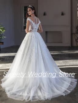 White Ivory Wedding Dress Off The Shoulder V Neck Flowers Applique Back Zipper Buttons Sweep Train Bridal Gown Robe De Mariee