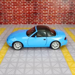 1:32 Mazda MX5 Supercar Alloy Die Cast Toy Car Model Sound and Light Pull Back Toy Collectibles Birthday gift