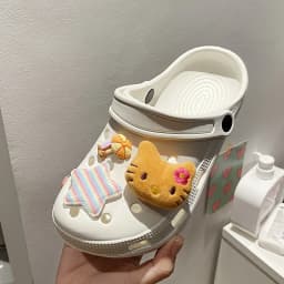 Hot Sale Hello Kitty Resin Shoe Charms Set Cute Plush Shoe Decoration Accessories Removable Beach Vacation Style