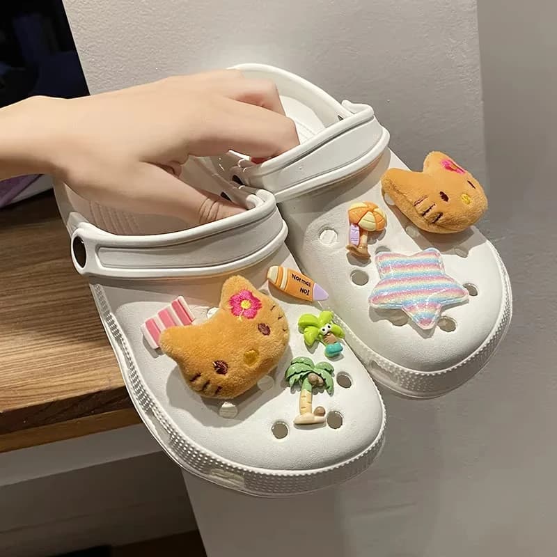 Hot Sale Hello Kitty Resin Shoe Charms Set Cute Plush Shoe Decoration Accessories Removable Beach Vacation Style