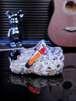 New Men's Clogs Slippers Sandal Men Garden Shoes Flat Camouflage Sandals Male Sneakers Outdoor Flip Flops Home Clogs
