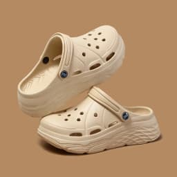 Women Clogs New Arrival Thick Platform Sandals Comfortable Fashion Slippers Summer Beach Slides