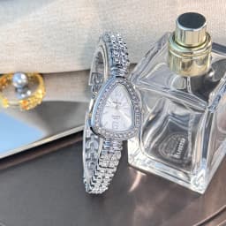 Women's Diamond-Set Snakehead Alloy Case Sun Stripe Scale Diamond-Set Fine Bracelet Quartz Watch Luxury Women's Watch
