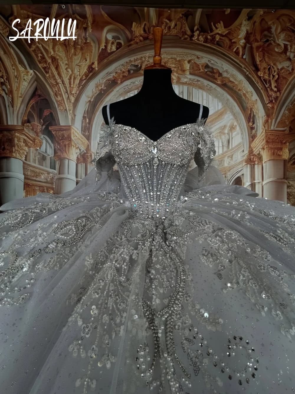 Exquisite Off Shoulder Quinceanera Dress Corset Beautiful Rhinestones Ball Gown Shiny Customized Women 15 16 Years Party Wear