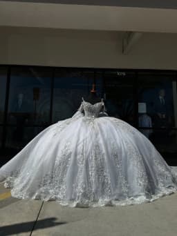 Exquisite Off Shoulder Quinceanera Dress Corset Beautiful Rhinestones Ball Gown Shiny Customized Women 15 16 Years Party Wear