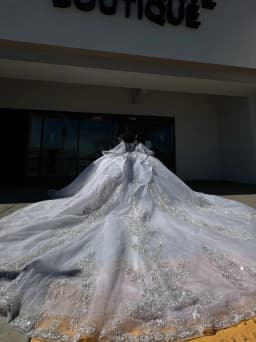 Exquisite Off Shoulder Quinceanera Dress Corset Beautiful Rhinestones Ball Gown Shiny Customized Women 15 16 Years Party Wear