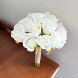 Bride Bridesmaids Bouquet Wedding Flowers Accessories Boutonniere Men White Silk Roses Artificial Bridal Bouquet Centrepiece