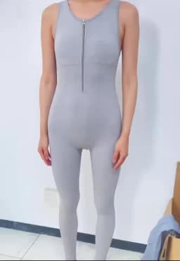 Seamless Peach Booty One-Piece Yoga Bodysuit - V-Back Tummy Control Gym Outfit for Women - Sexy Workout Jumpsuit Fitness Bodycon