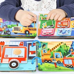 Children's Early Education Interactive Activity Book, Reusable Traffic-Themed Quiet Book, Vehicle Cognitive Recognition Shape and Color Matching Puzzle Game, DIY Toy to Develop Hands-On Skills, Suitable as a Holiday Gift for Boys and Girls Aged Three and Above