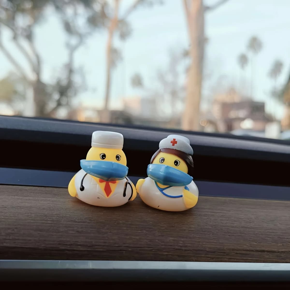 2pcs Doctor and Nurse Ducks. 4 Nurse Ducks. Duck Random Party Dressing Supplies, International Nurses Day