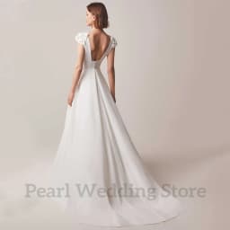 Short Sleeve V-Neck Wedding Dress Handmade Flower Decoration Sexy Backless Romantic Bride Robe Customized Bridal Marriage Gowns