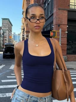 Hugcitar 2025 Summer Solid Straps Sexy Slim Crop Tank Top Women Casual Y2K Clothes Streetwear Party Sport Festivak Wholesale